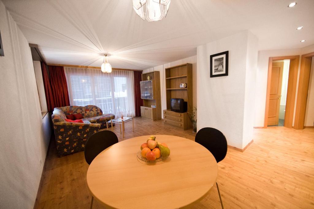 Апартаменты Haus Perelia C Церматт Номер фото